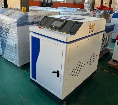 Home 2000w 3000w Pulse Fiber Laser Cleaning Machine for Rust Surface Cleaning on Metal Surfaces by Au3tech Control System