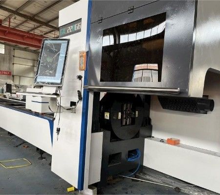 MAX/RAYCUS/IPG Laser Source 2000mm*6000mm Metal Rotary Round Pipe Tube Fiber Laser Cutting Machine ±0.02mm Repeat Accuracy